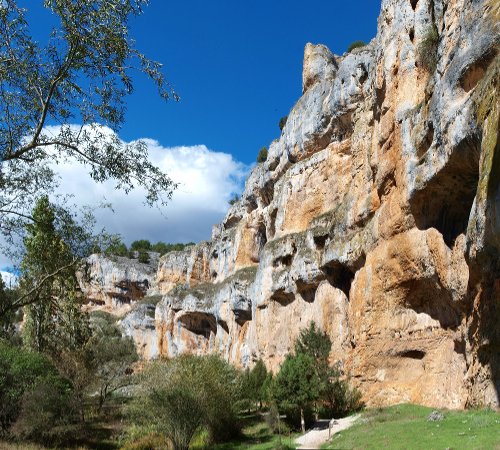 Basic Guide to a Short Stop-Off at the Rio Lobos Canyon (Soria, Spain)